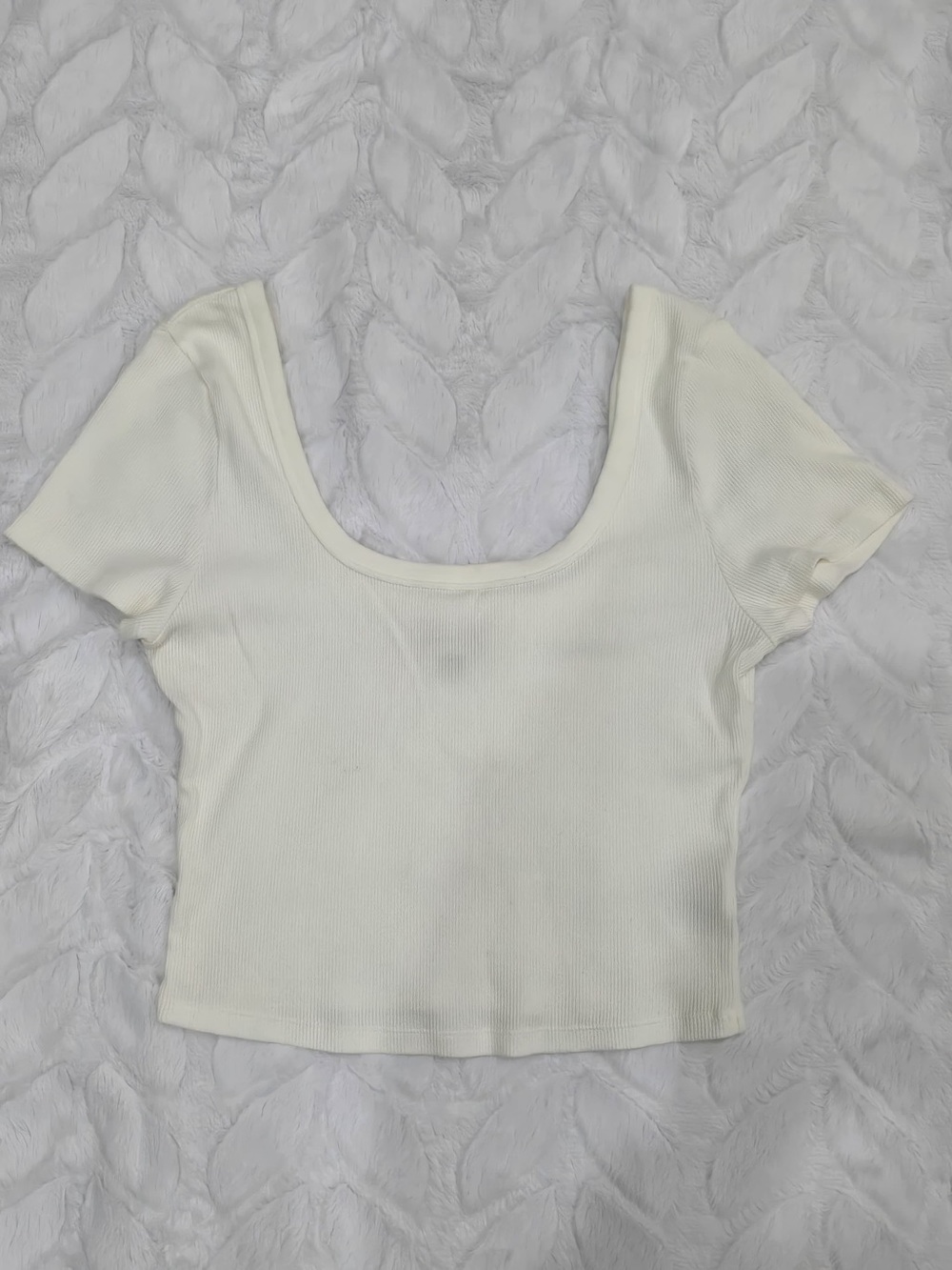 Universal Thread Ribbed Scoop-Neck Crop Top in Cream Size M